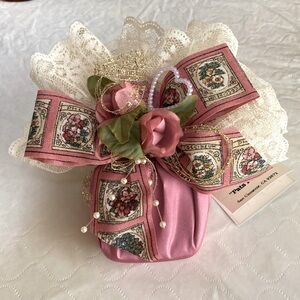 Brand New Rose and Ribbon “Sachet” Music Box